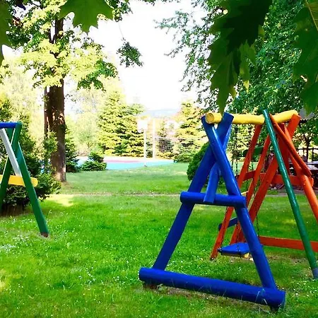 فندق I Restauracja Sara *