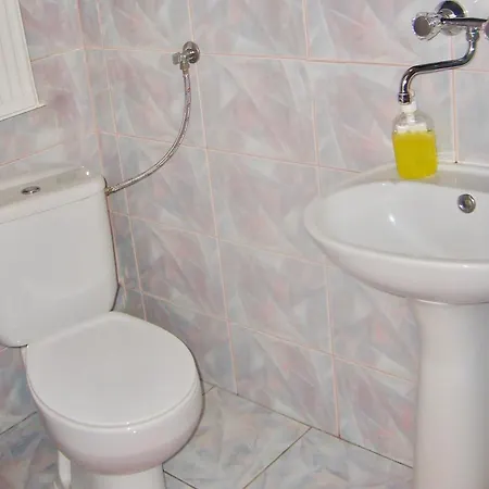 I Restauracja Sara فندق