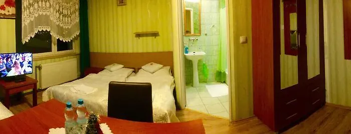 Hotel I Restauracja Sara Hotel *